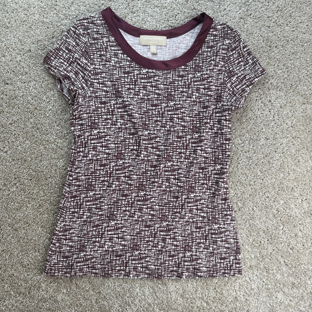 Banana Republic Shirt Womens Medium Red Geometric Luxe Touch Short Sleeve Tee